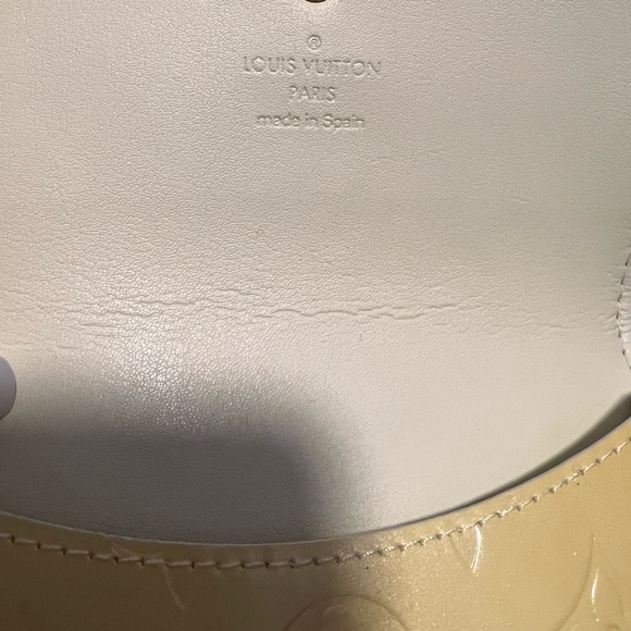 Authentic Louis Vuitton Vernis Kenmare Tilleul - Picture 4 of 9